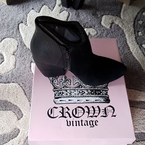 Crown Vintage Naydine Ankle Boots